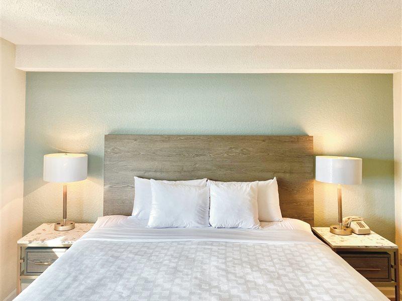 Comfort Inn At Newport Beach Мідлтаун Екстер'єр фото