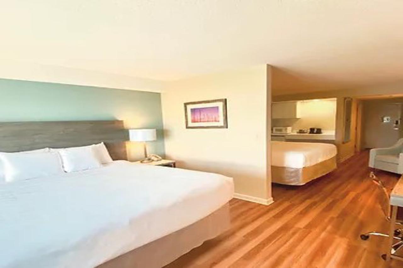 Comfort Inn At Newport Beach Мідлтаун Екстер'єр фото