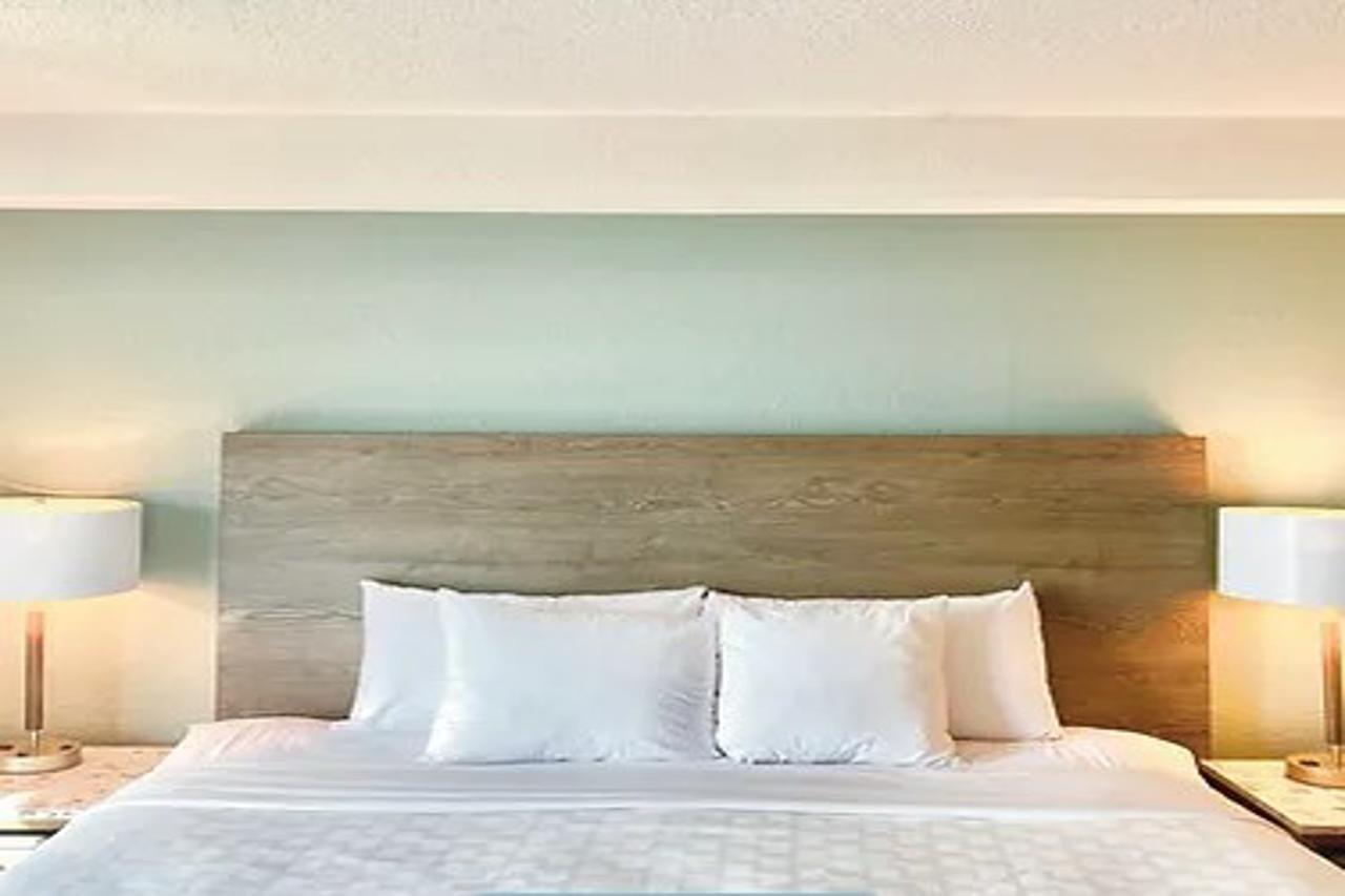 Comfort Inn At Newport Beach Мідлтаун Екстер'єр фото
