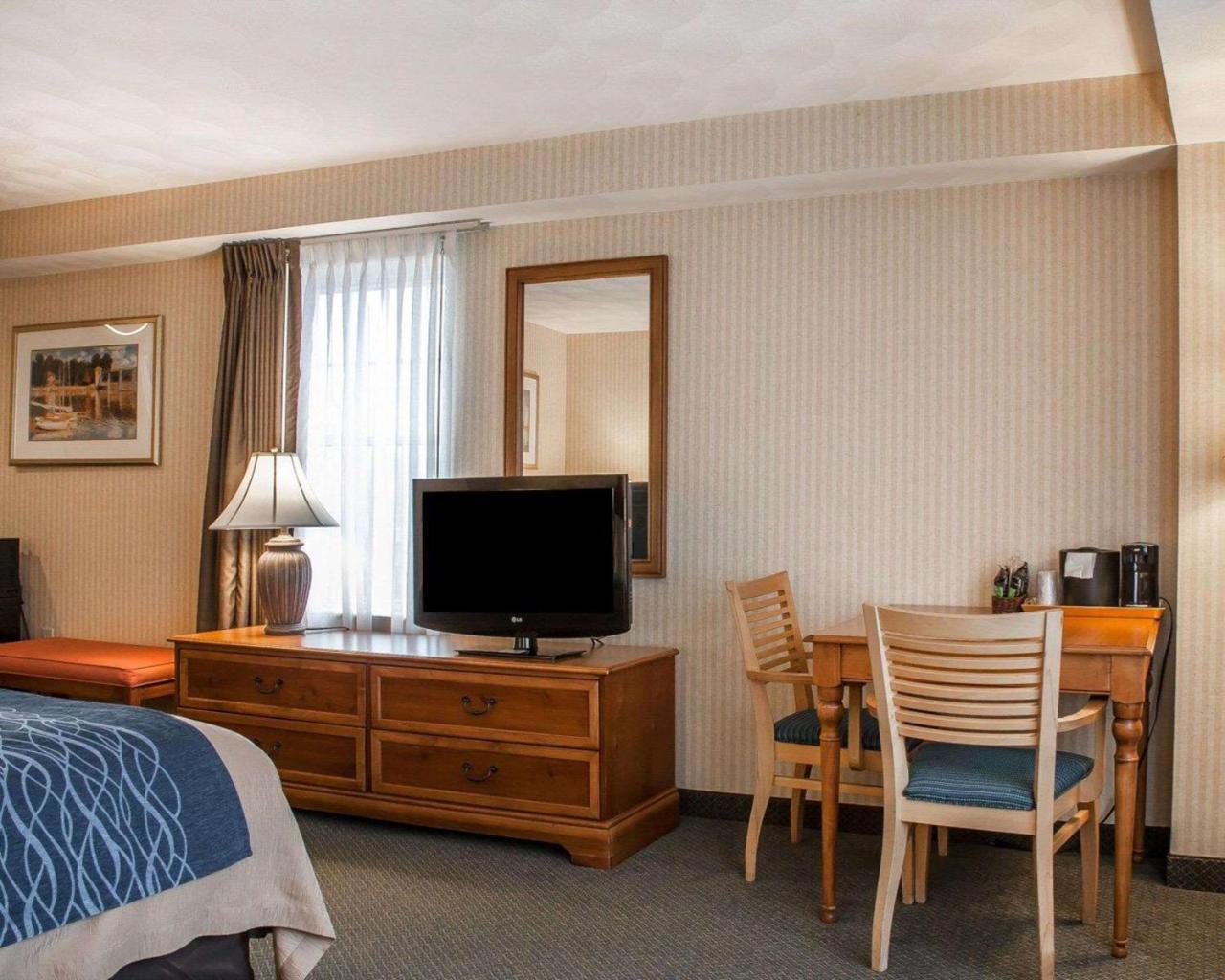 Comfort Inn At Newport Beach Мідлтаун Екстер'єр фото