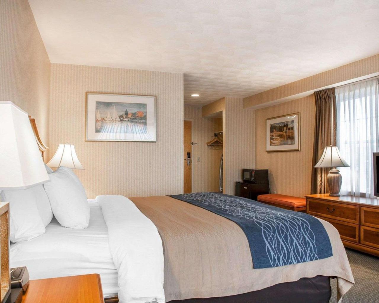 Comfort Inn At Newport Beach Мідлтаун Екстер'єр фото