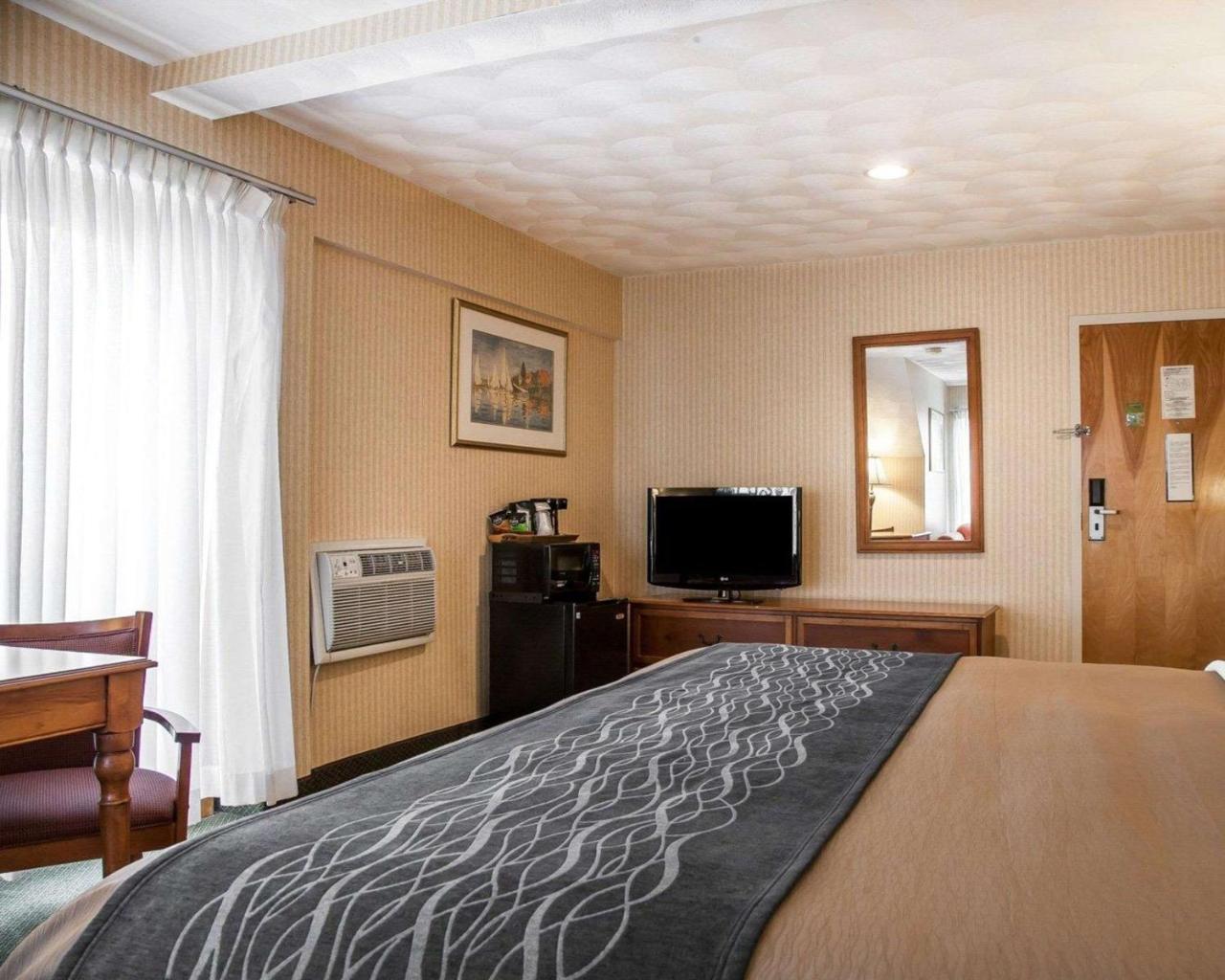 Comfort Inn At Newport Beach Мідлтаун Екстер'єр фото