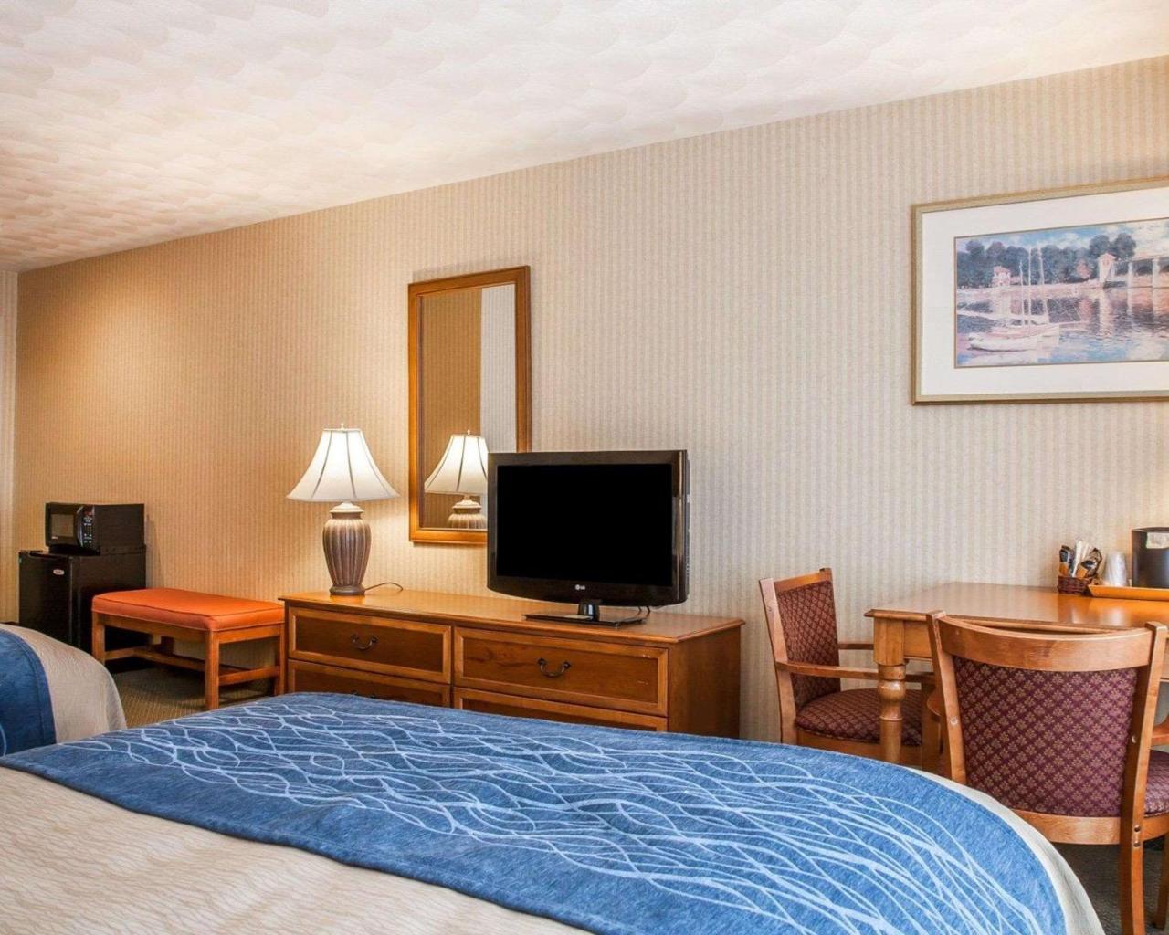 Comfort Inn At Newport Beach Мідлтаун Екстер'єр фото
