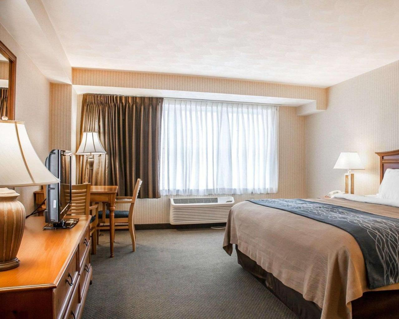 Comfort Inn At Newport Beach Мідлтаун Екстер'єр фото