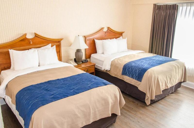 Comfort Inn At Newport Beach Мідлтаун Екстер'єр фото